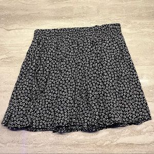 brandy melville flower pleated skirt